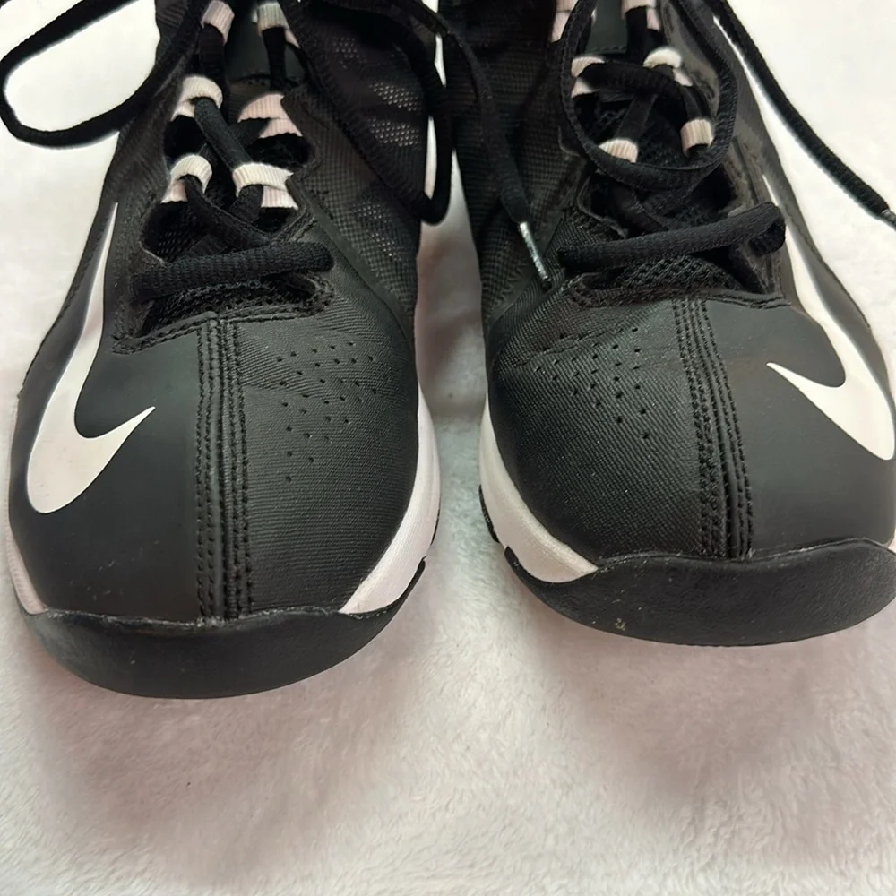 Nike Airmax Stutter Step 2 Boys Basketball Shoes Black/White Size 5.5